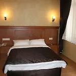 Hotel New House 3*