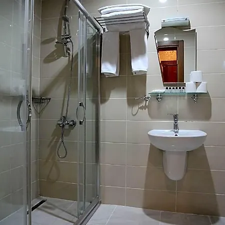Otel New House
