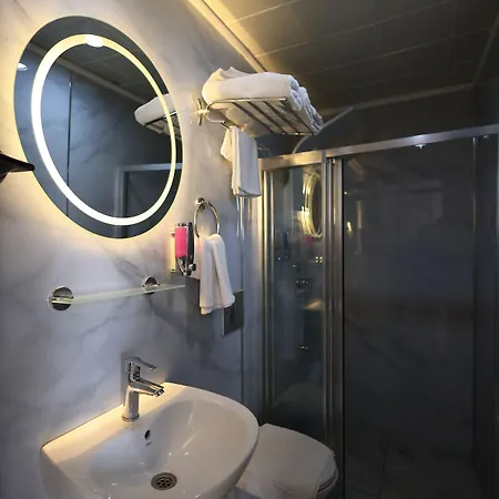 Hotel New House